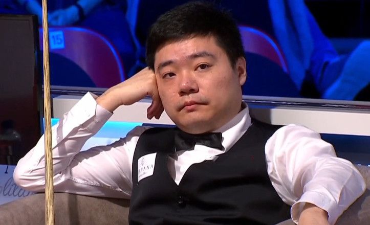 扇乳抽打虐臀调教室h男男