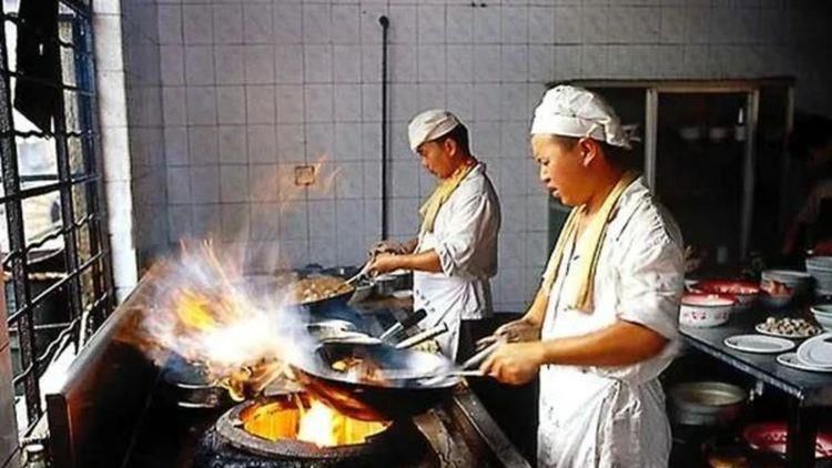 亚洲三级视频