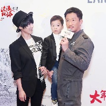 美女扒开尿口给我看